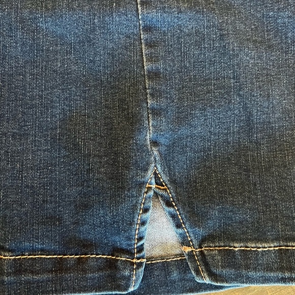 NEW Wild Fable Notched Denim Mini Skirt Size 00 - Picture 4 of 4